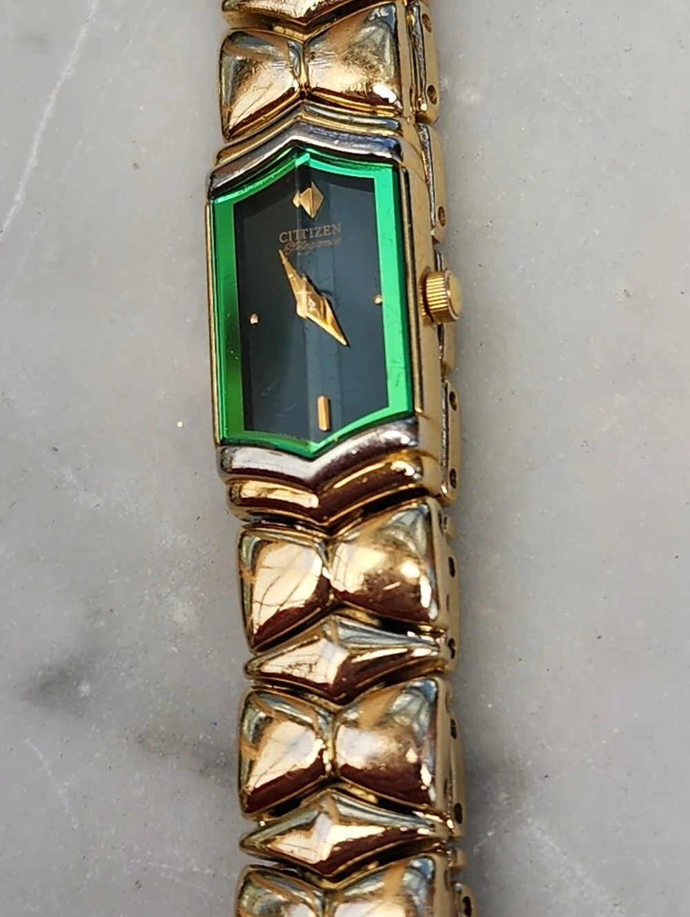 Vintage 90s Citizen Elegance 5421 Women Green Dial Gold-Tone Hexagon Watch 7.25